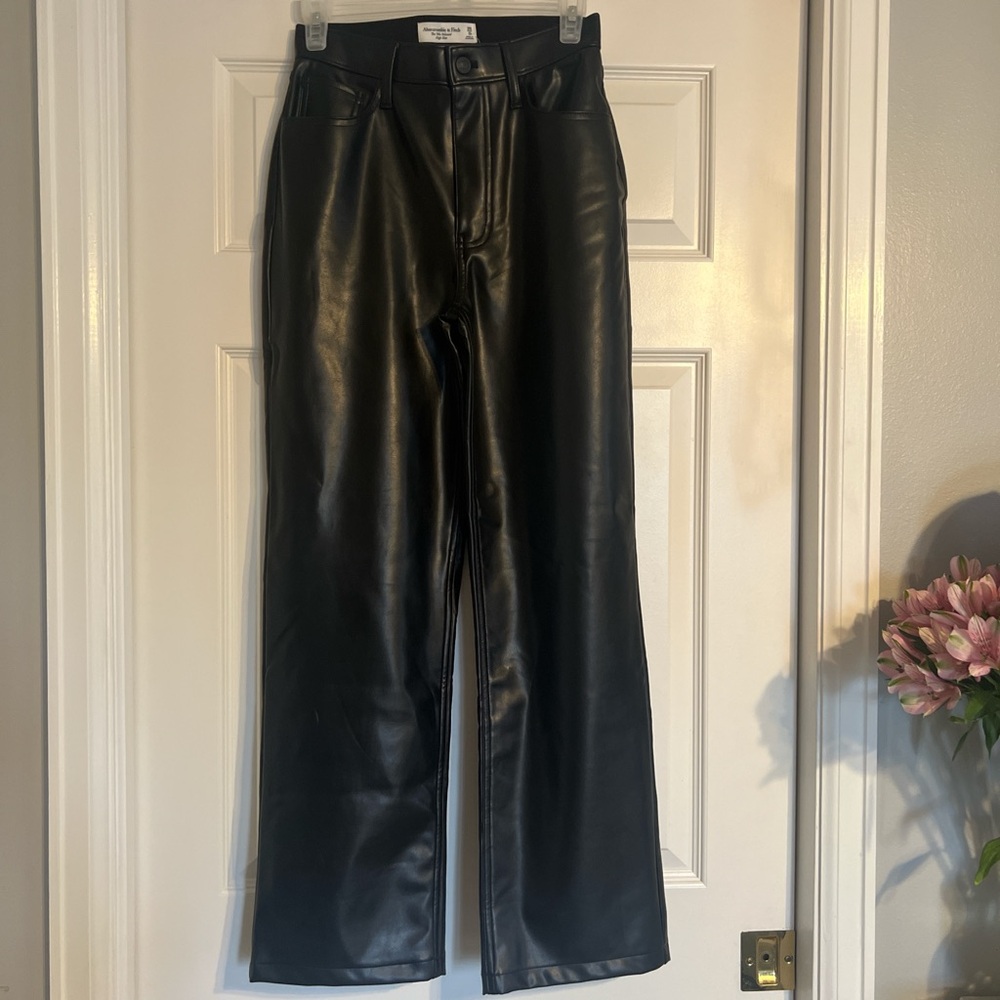 Abercrombie Faux Leather Pants Curve Love 25 short